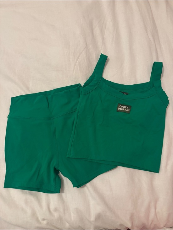 Daily Drills Pants - Daily Drills Emerald Green Crop Tank & High-Rise Bike Shorts Set